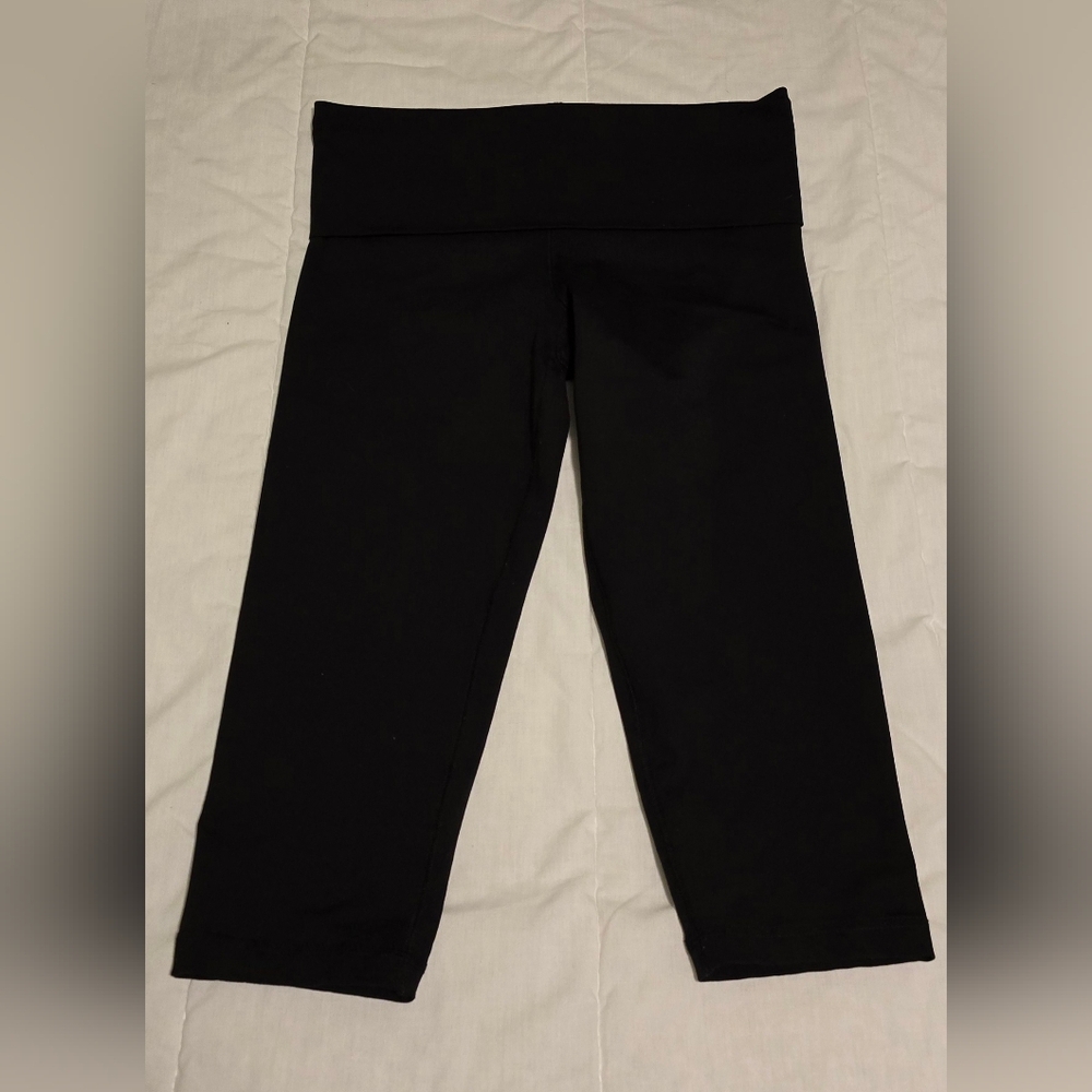 SOLD **** Size Medium Nordic Track Pull On Capris Active Yoga Leggings Black - Picture 4 of 5